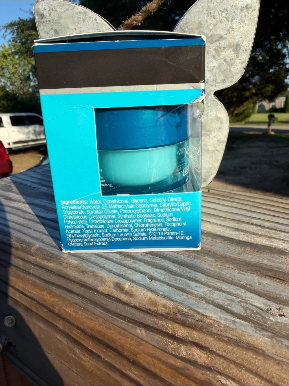 Neutrogena Hydro Boost Night Pressed Serum - blue